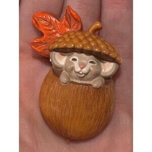 VTG 1985 Hallmark Pin Brooch Mouse In Acorn Leaf Thanksgiving Holiday Jewlery Vi